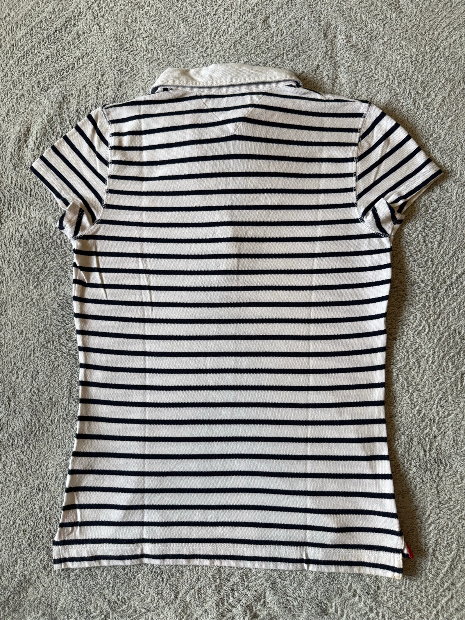 Polo femenino Tommy Hilfiger vintage a rayas – Talla M – Muy buen estado – photo 2